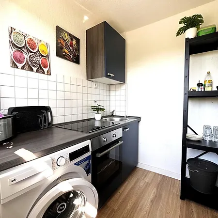 Chillcouture Chillen An Der Zeche Zollverein, Chilling At Zeche Zollverein Close To Downtown