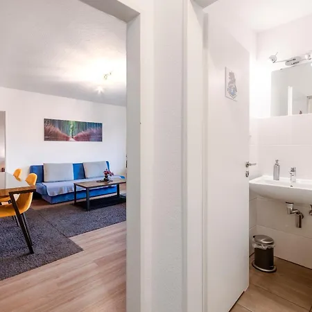 Chillcouture Chillen An Der Zeche Zollverein, Chilling At Zeche Zollverein Close To Downtown *